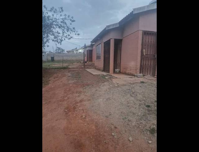 2 BEDROOM HOUSE FOR SALE IN LEHAE